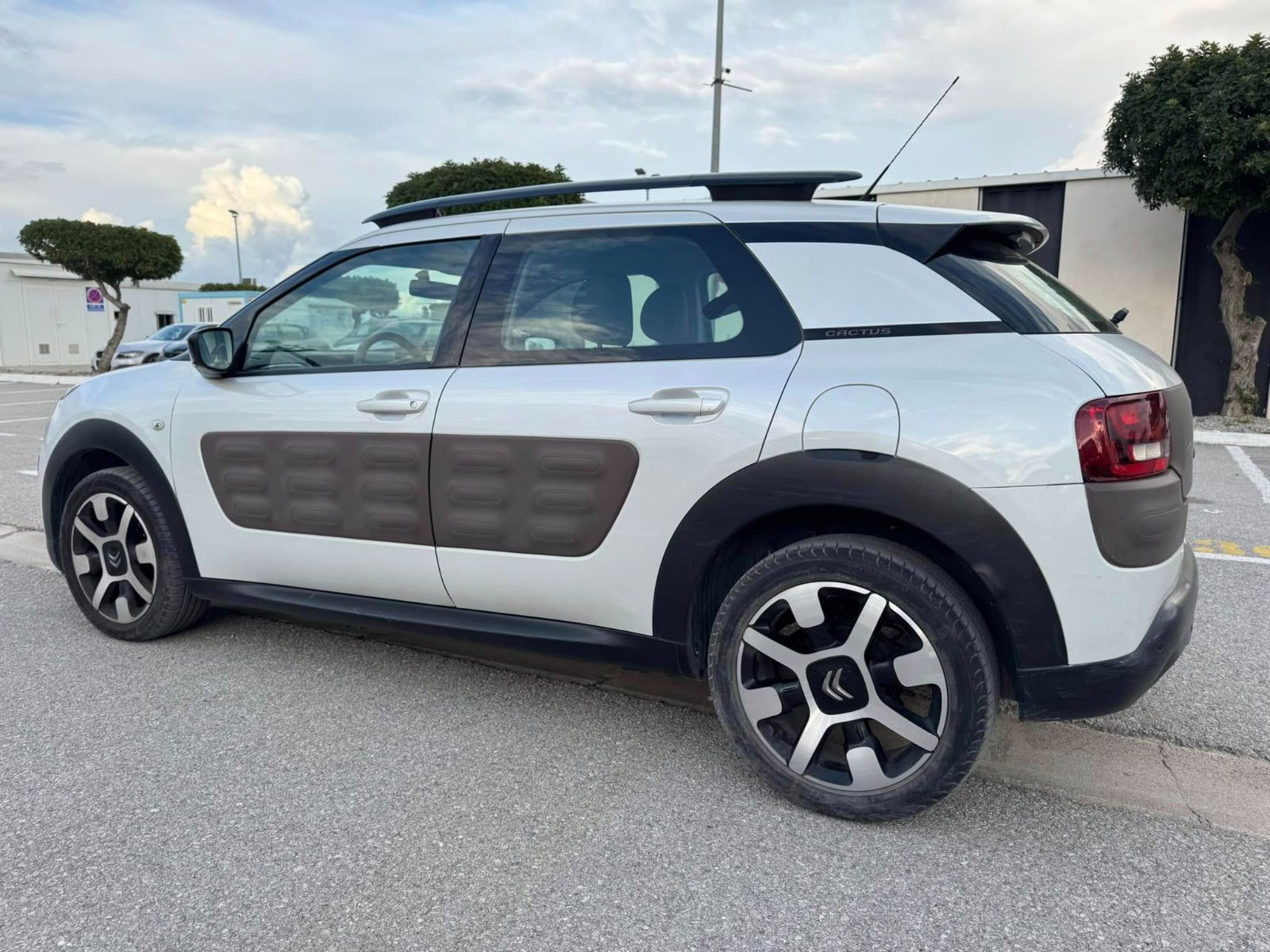 Citroën C4 Cactus à Ariana - Photo 2