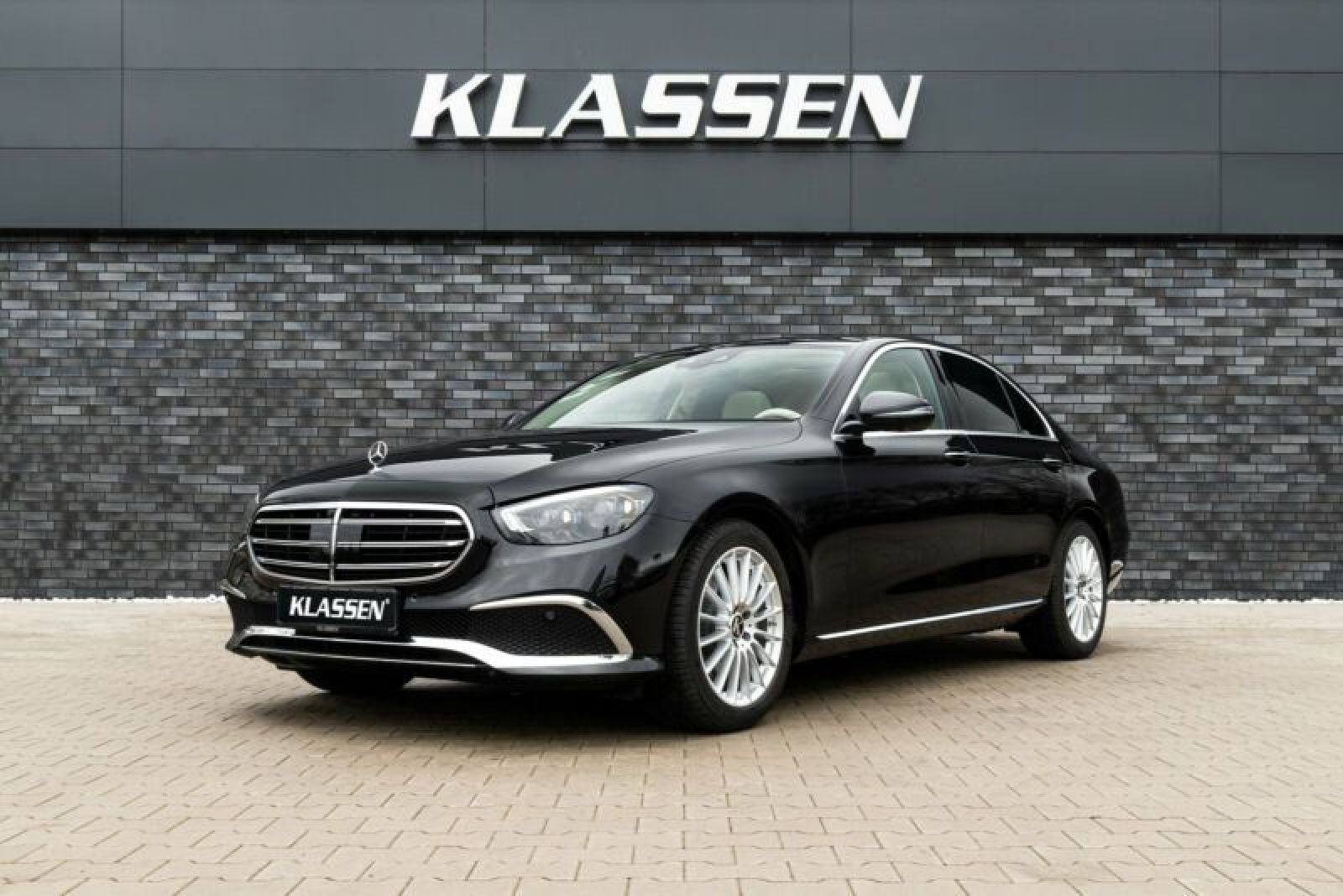 Mercedes-Benz Classe E à Tunis - Photo 1