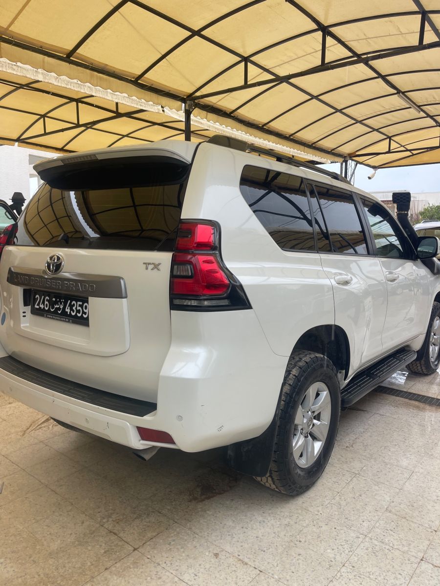 Toyota Land Cruiser à Ariana - Photo 1