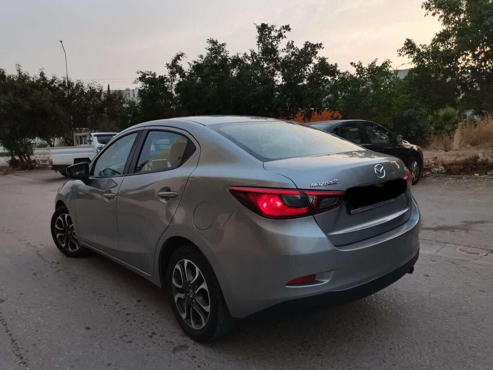Mazda 2 Sedan Sélection Plus à Ben Arous - Photo 2