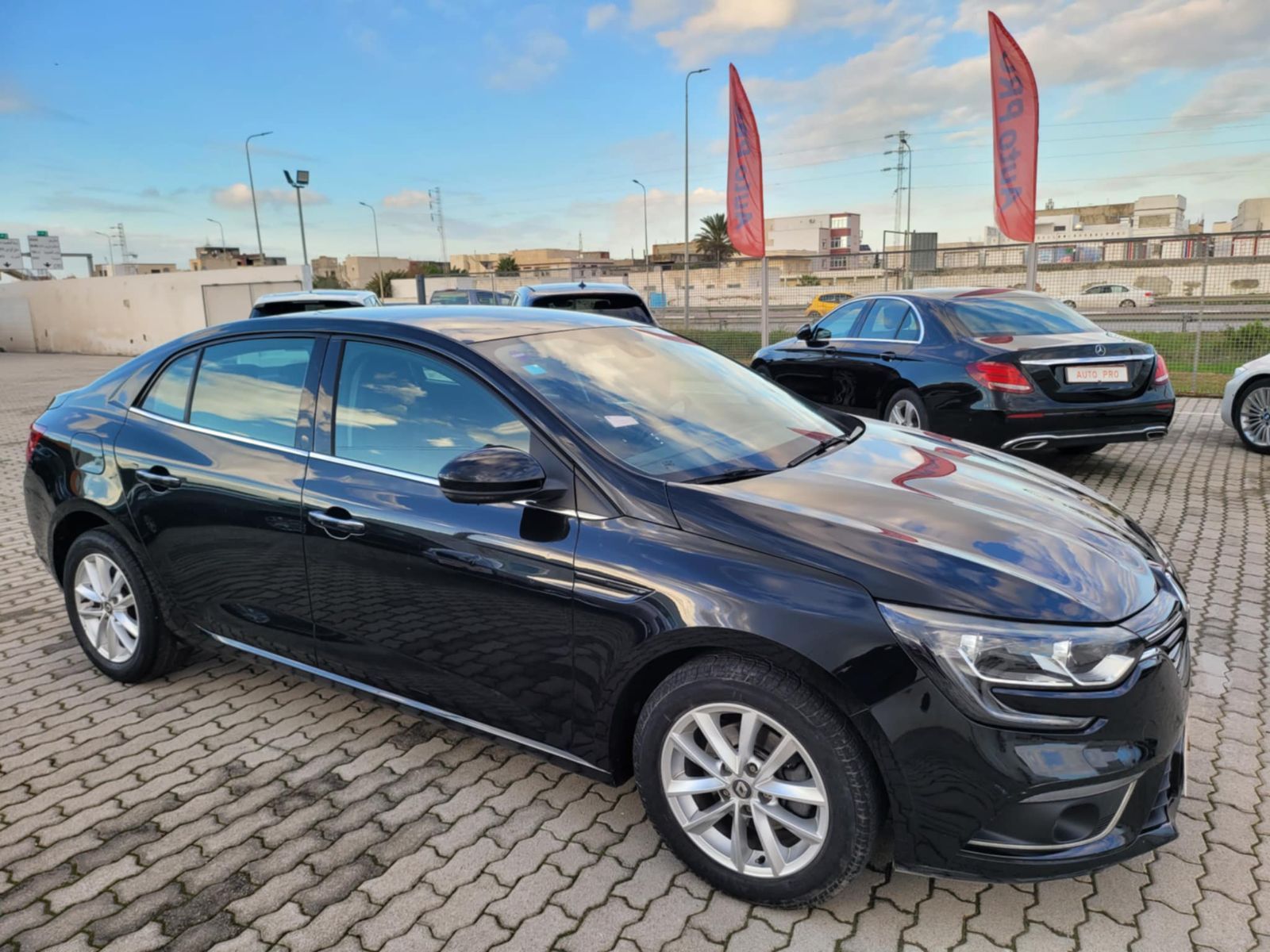 Renault Megane Sedan à Ben Arous - Photo 2