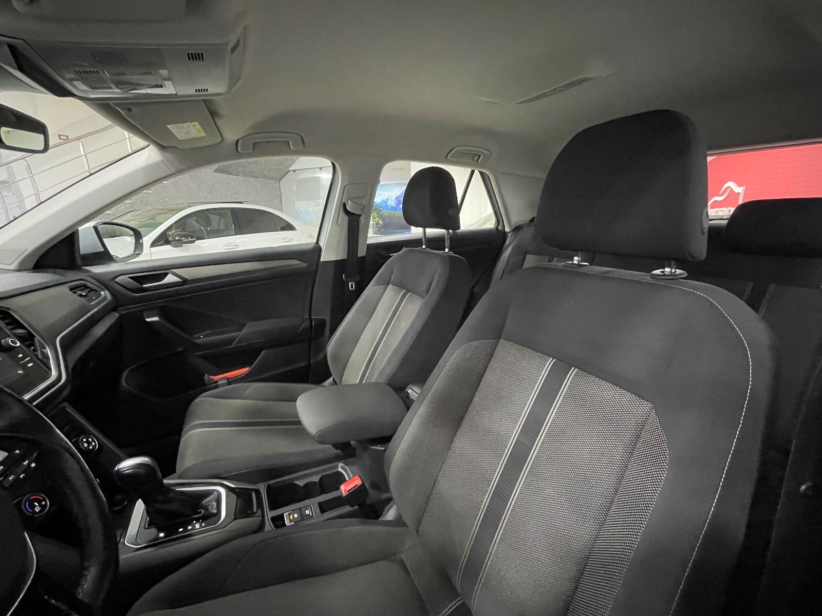 Volkswagen T-roc Confortline à Ben Arous - Photo 4
