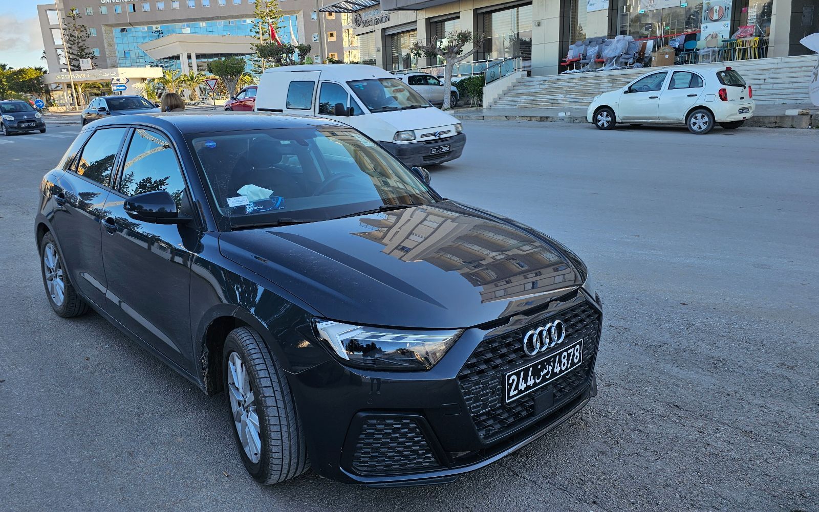 Titre non disponible à Tunisie - Photo 1