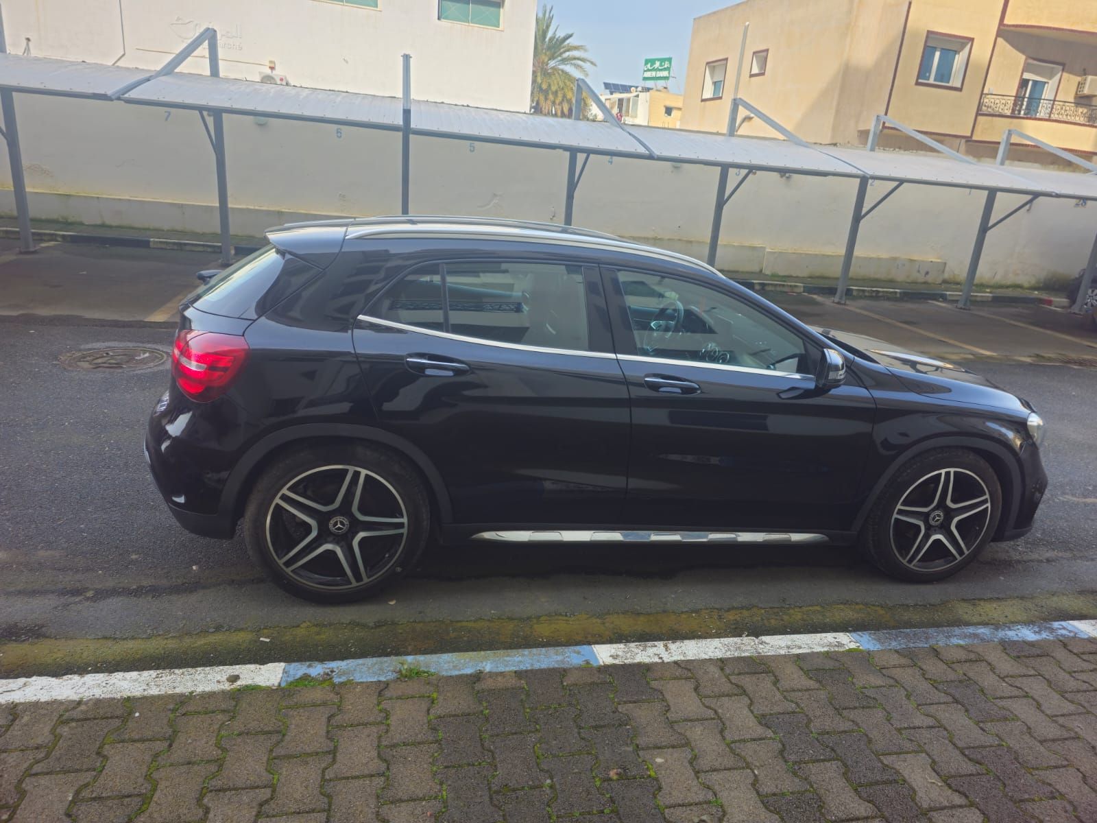 Mercedes-Benz GLA AMG à Tunis - Photo 3