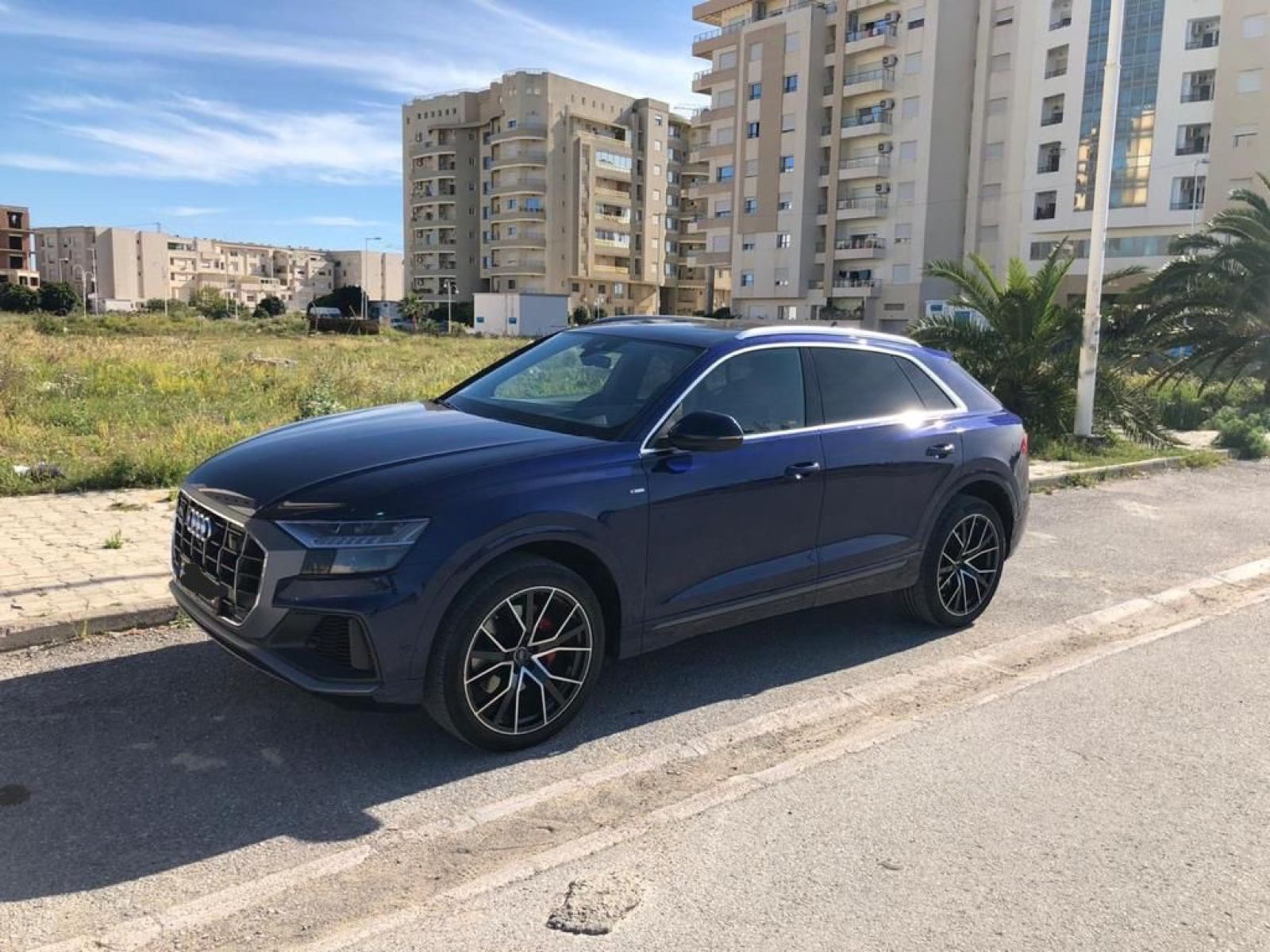 Audi Q8 S_Line à Tunis - Photo 1