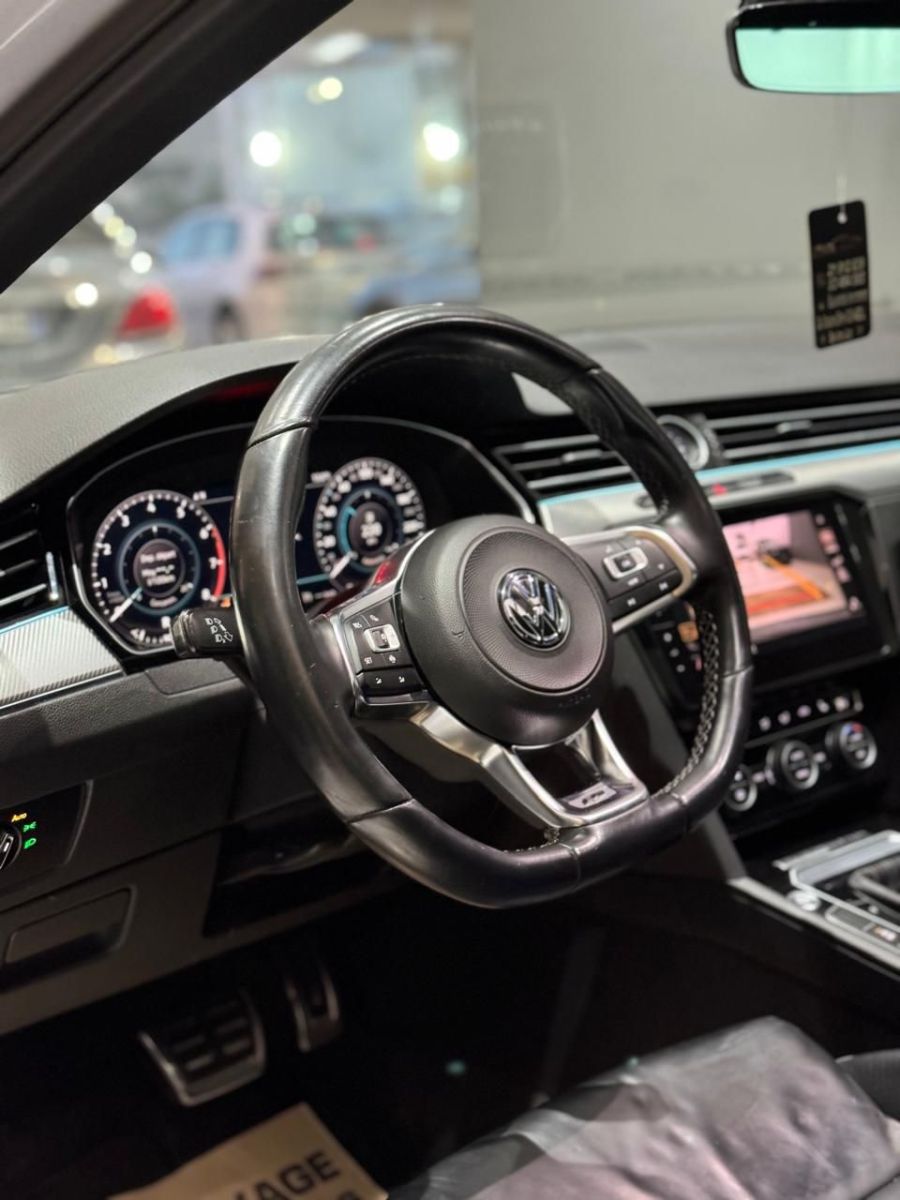 Volkswagen Passat R-Line à Tunis - Photo 12