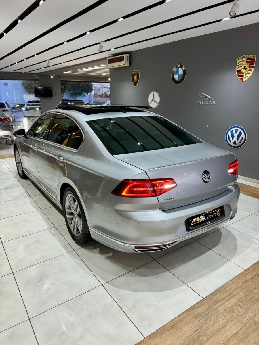Volkswagen Passat R-Line à Tunis - Photo 6
