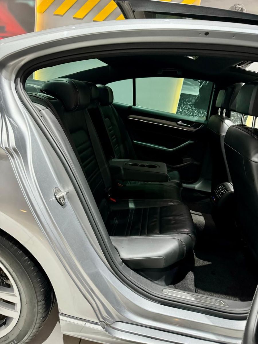 Volkswagen Passat R-Line à Tunis - Photo 18