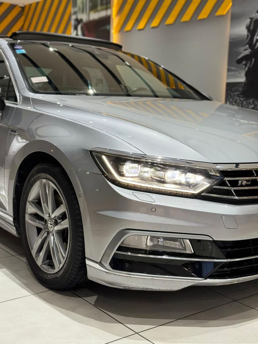 Volkswagen Passat R-Line à Tunis - Photo 3