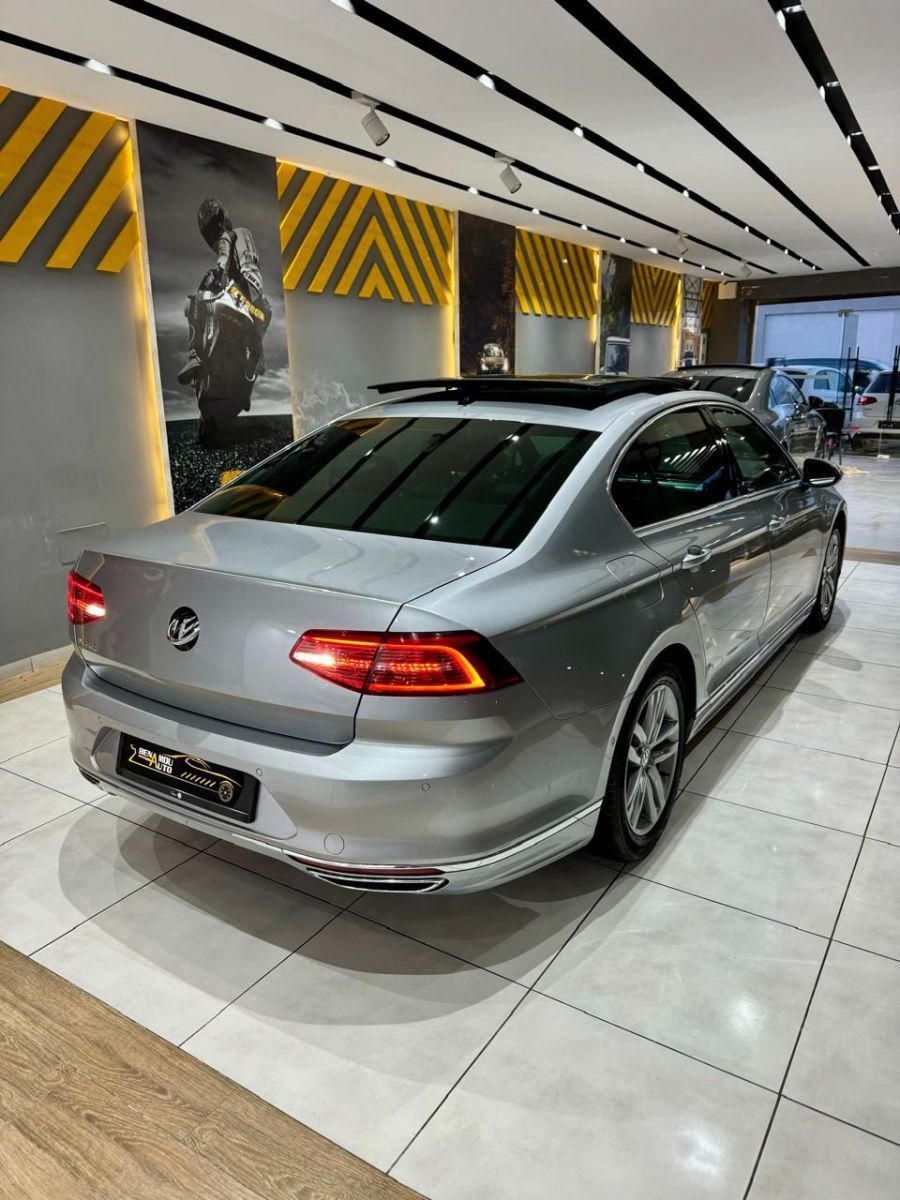Volkswagen Passat R-Line à Tunis - Photo 5