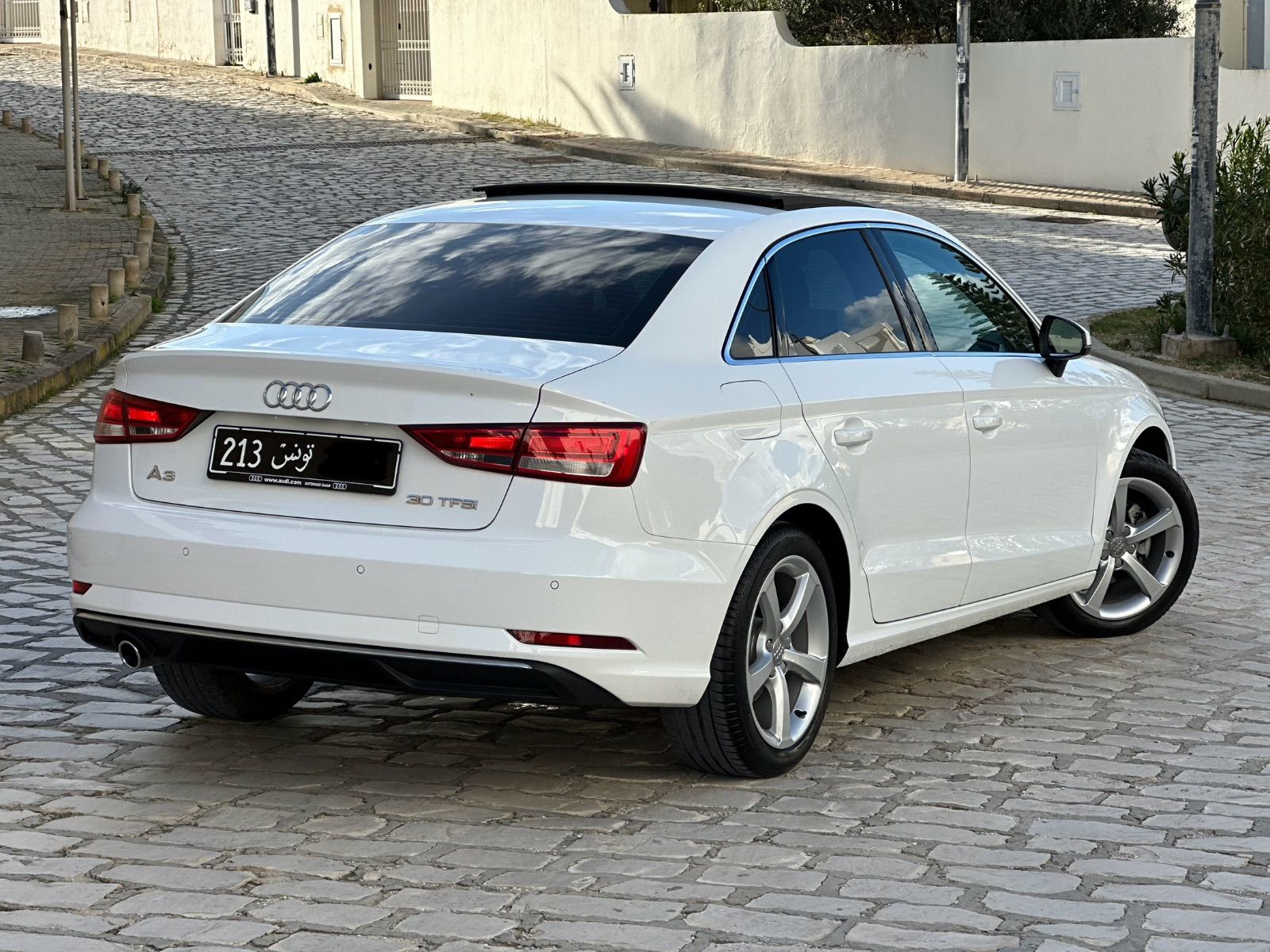 Audi A3 Berline Business à Ariana - Photo 3