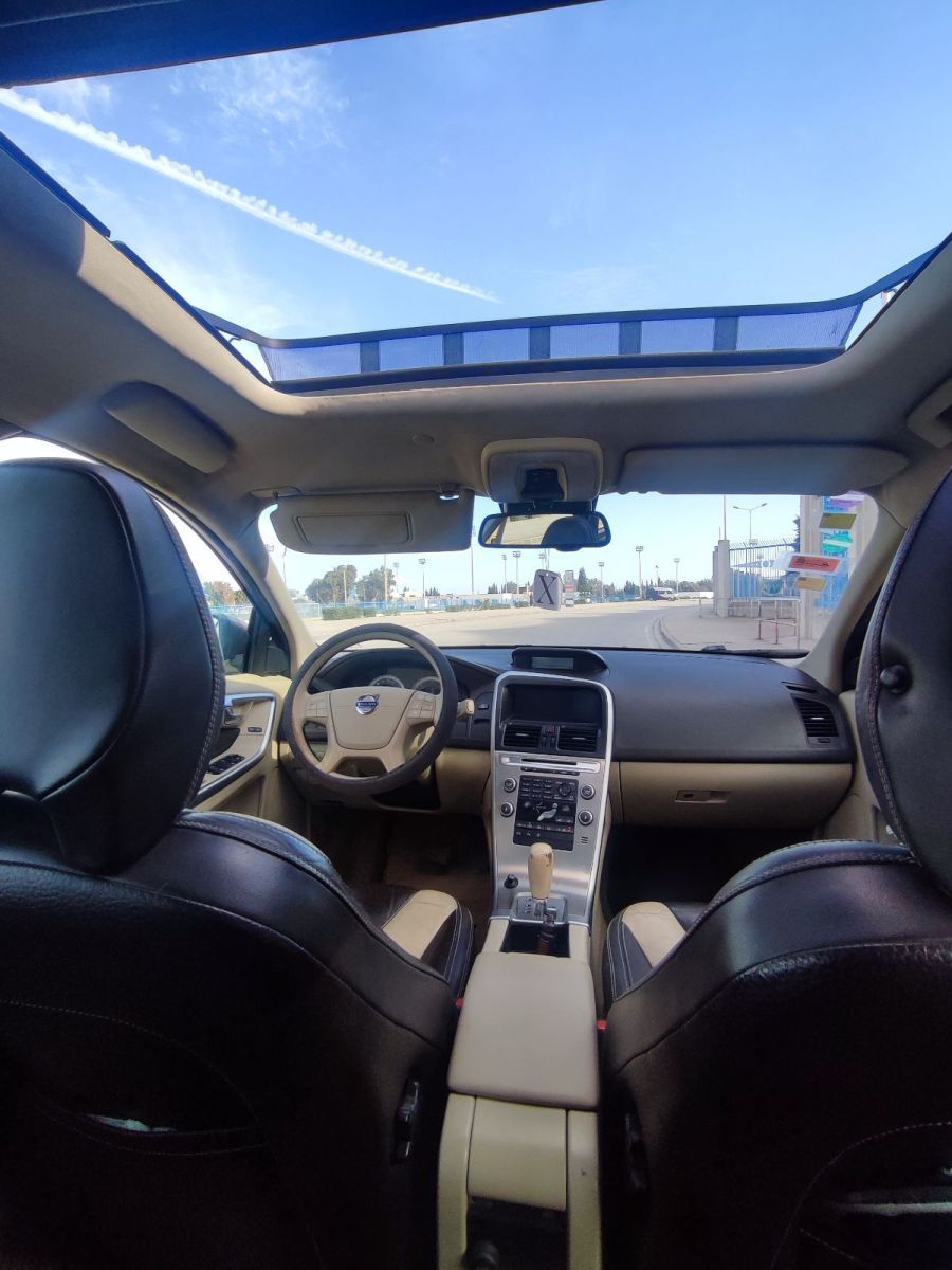 Volvo XC60 à Ariana - Photo 2