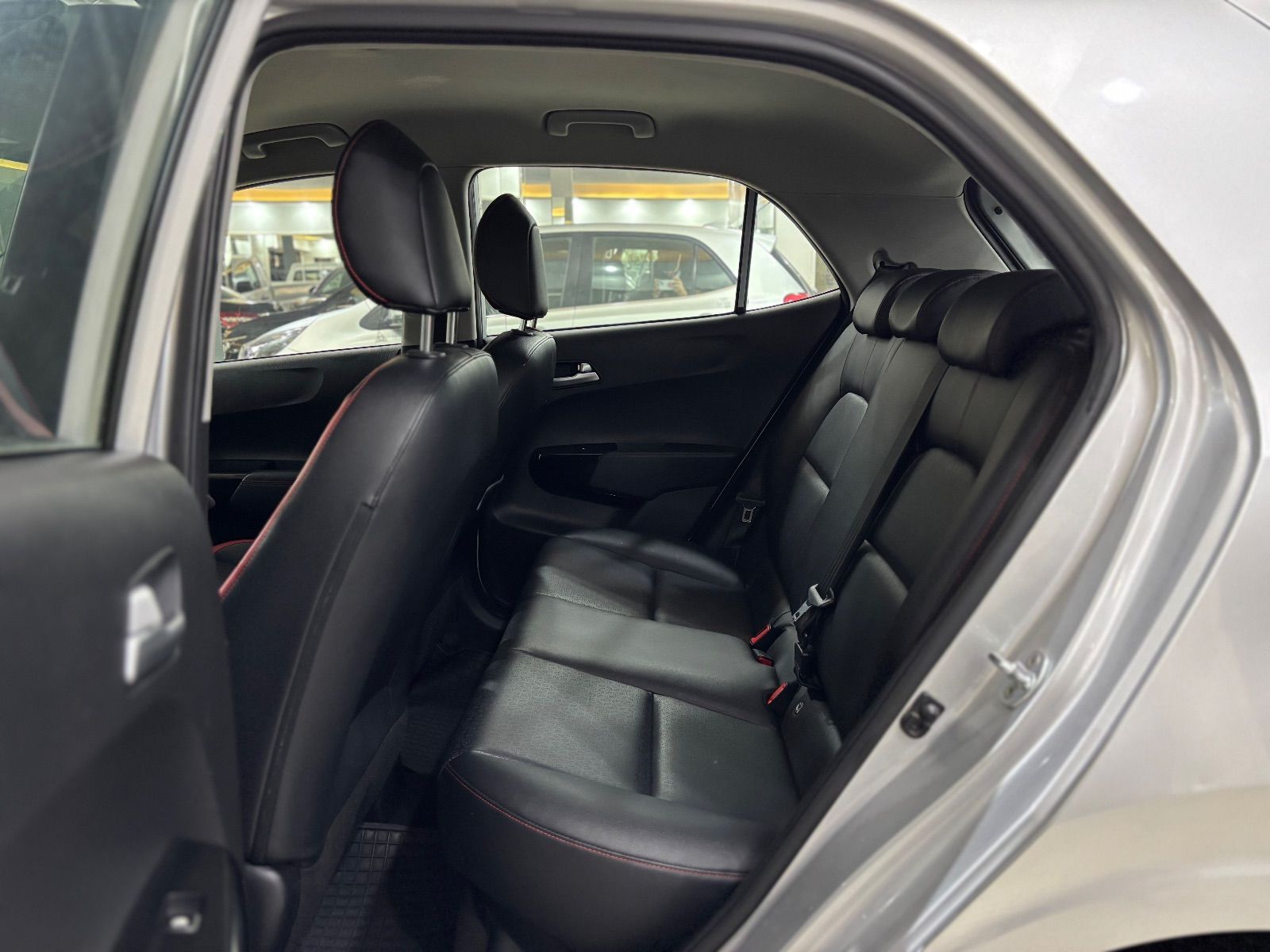KIA Picanto Populaire à Tunis - Photo 10