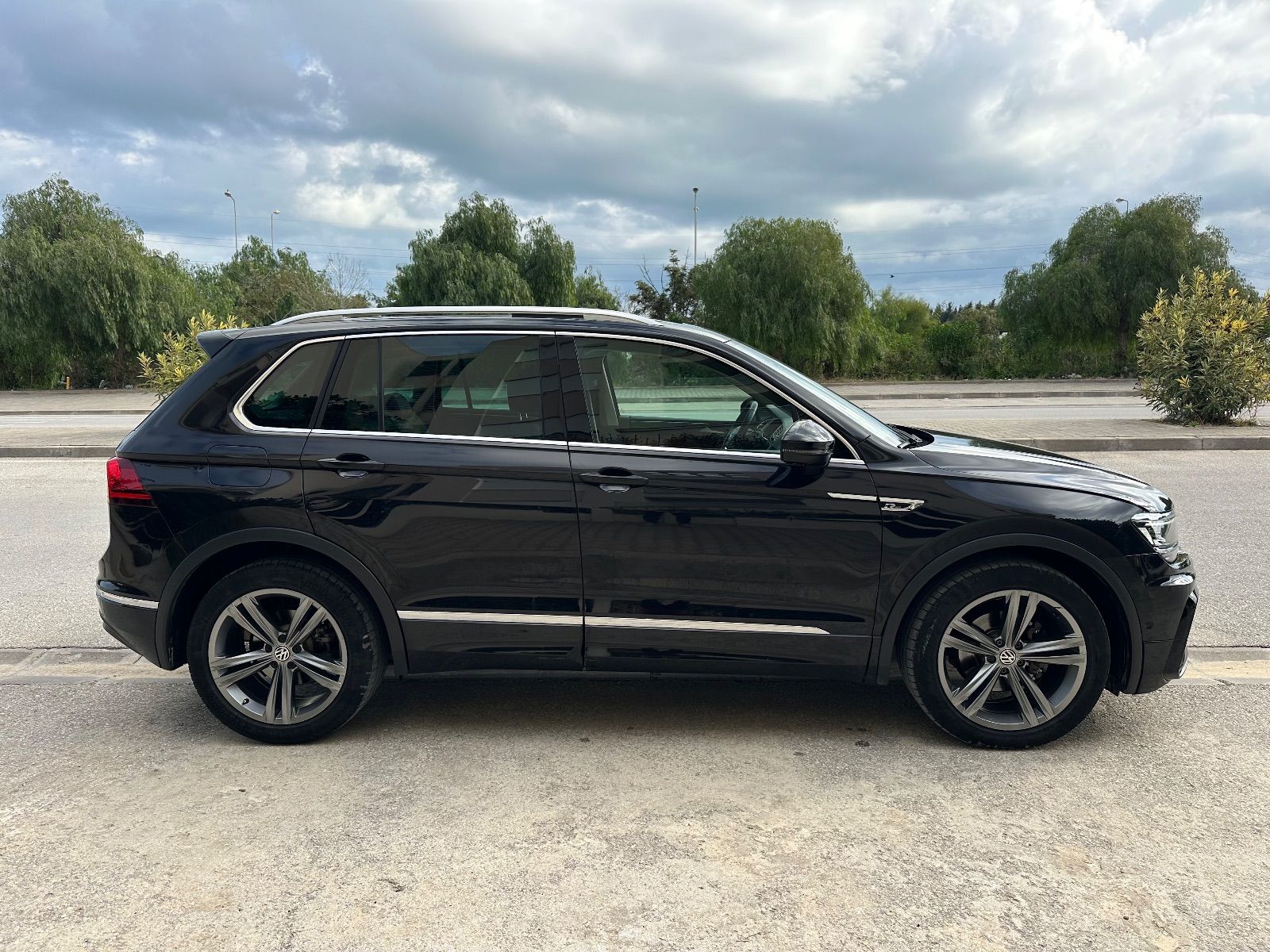 Volkswagen Tiguan Prestige à Ben Arous - Photo 1