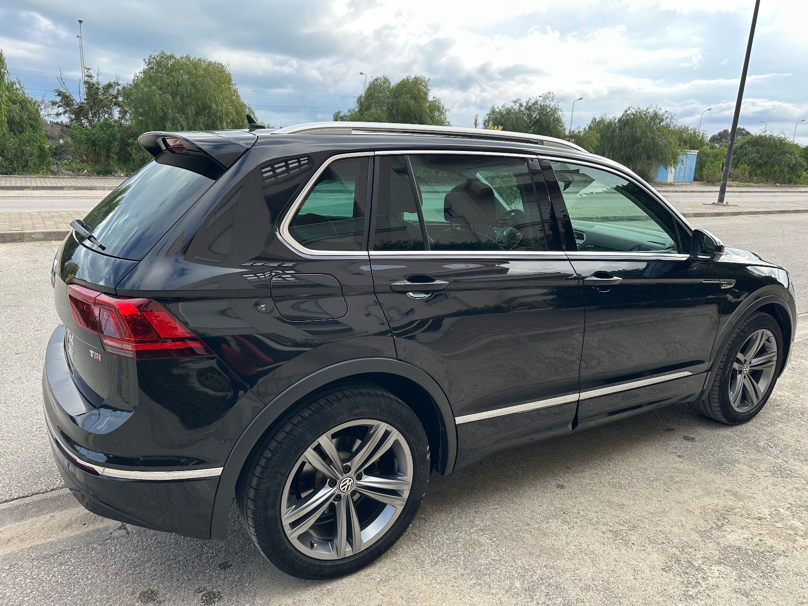 Volkswagen Tiguan Prestige à Ben Arous - Photo 5
