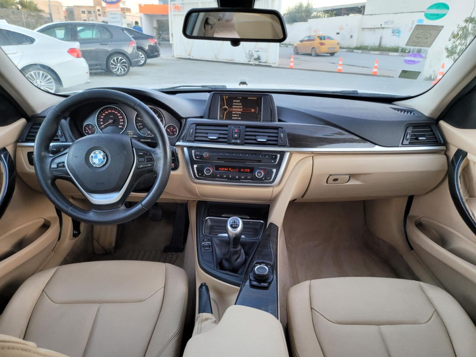 BMW Série 3 Confort Luxury Line à Ariana - Photo 6