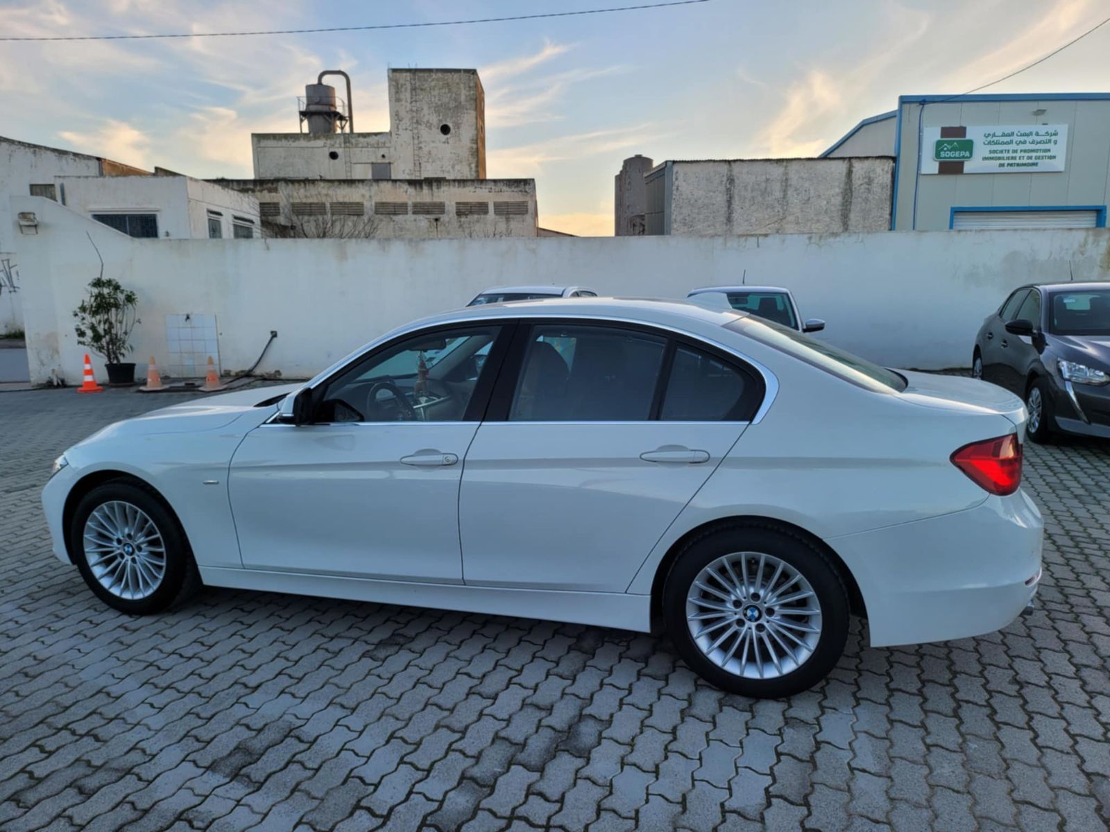 BMW Série 3 Confort Luxury Line à Ariana - Photo 10