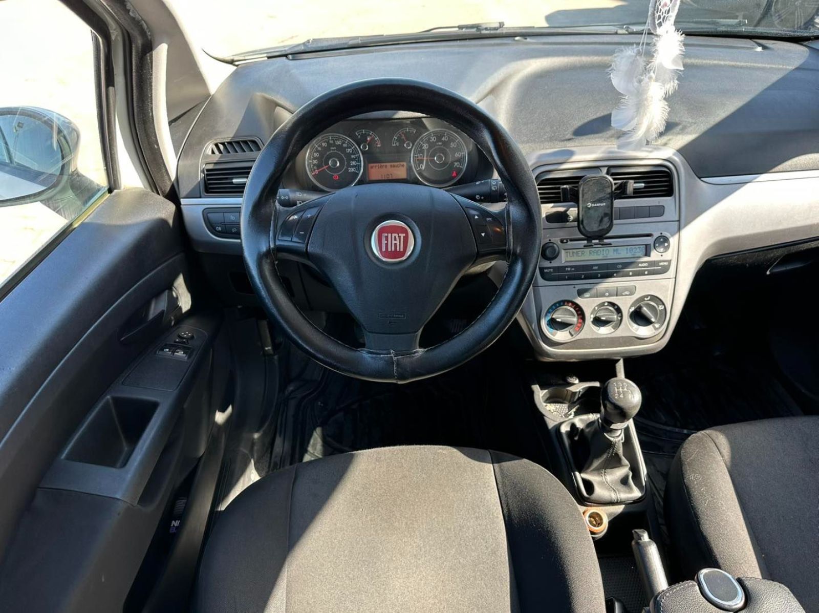 Fiat Grande Punto à Tunis - Photo 7