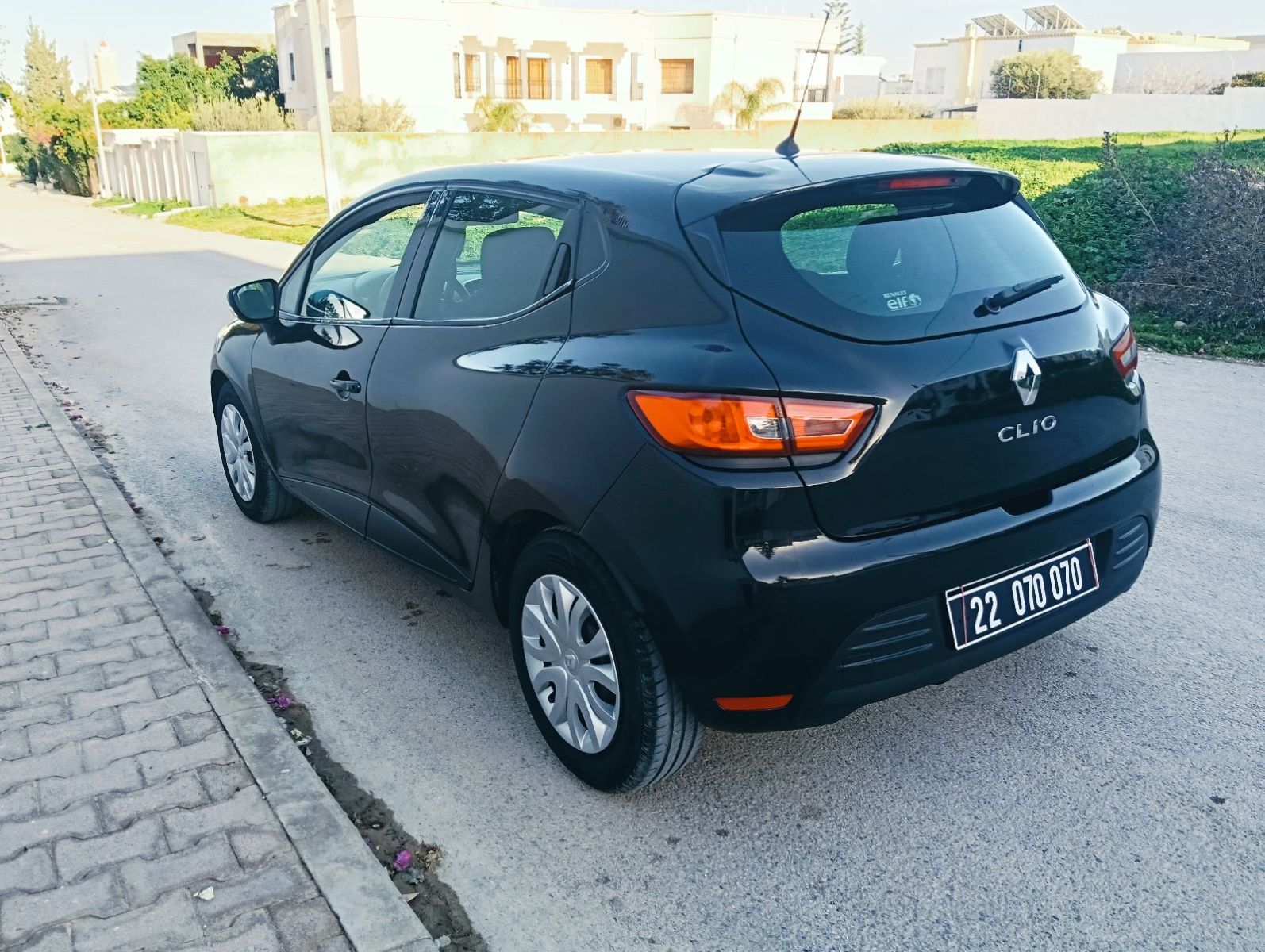 Renault Clio 4 à Tunis - Photo 1
