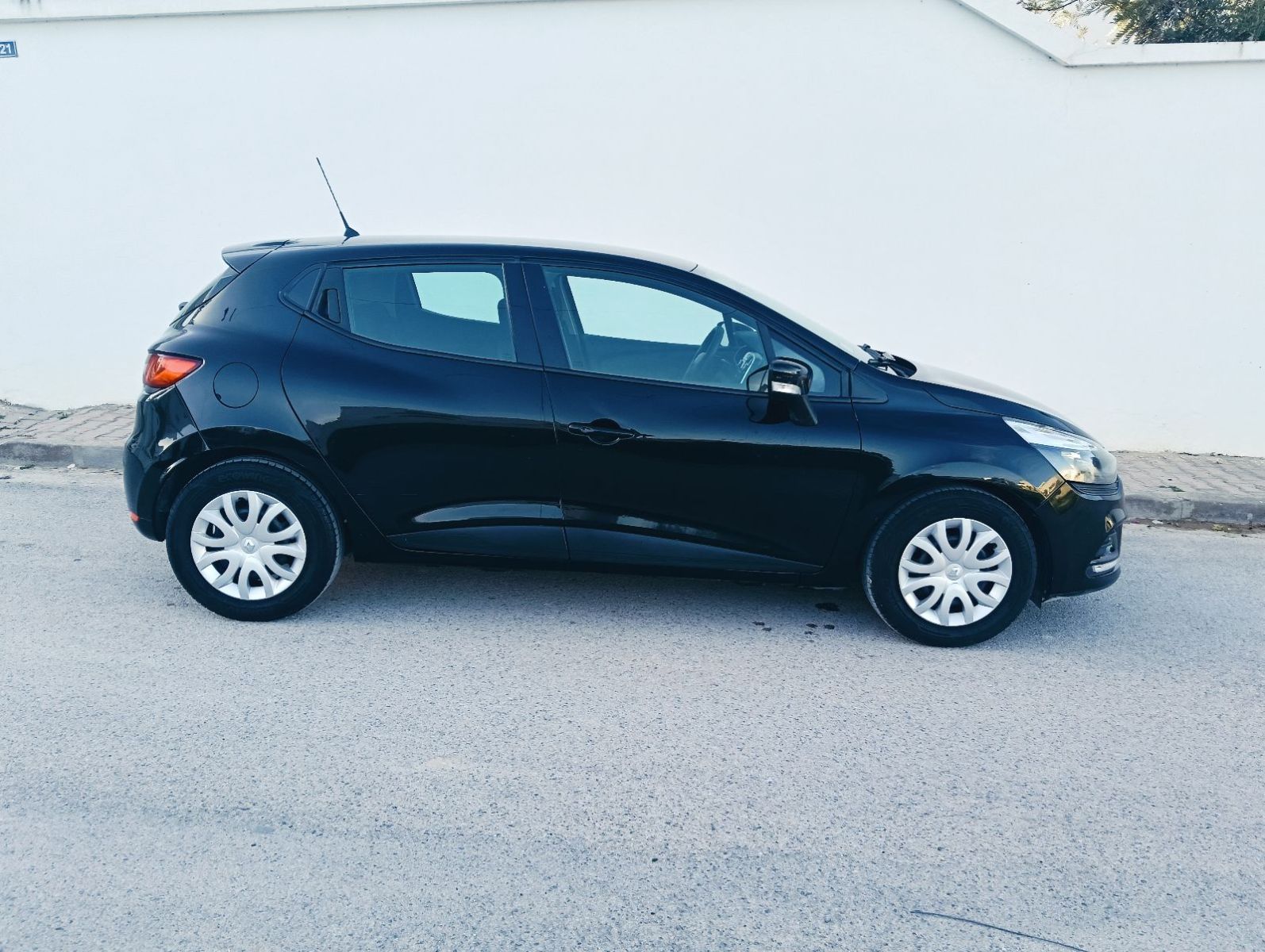Renault Clio 4 à Tunis - Photo 21