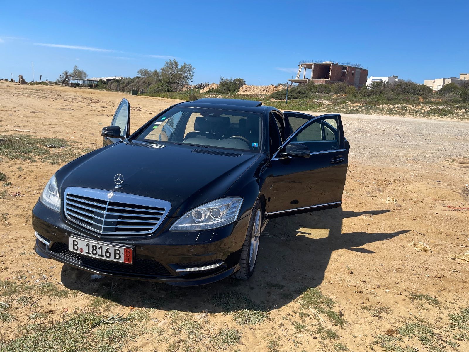 Mercedes-Benz Classe S à Tunis - Photo 8