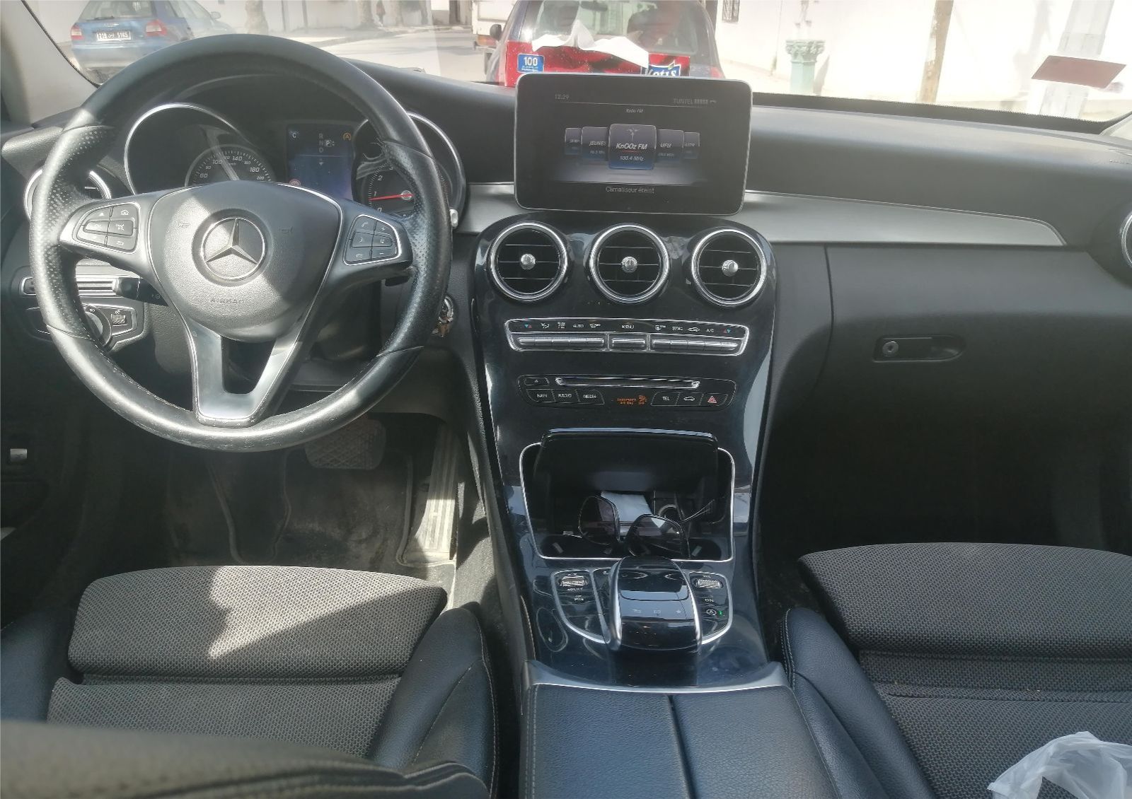 Mercedes-Benz Classe C à Tunis - Photo 8