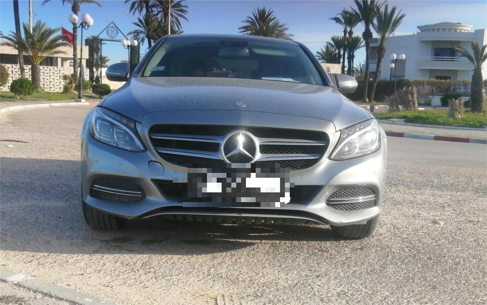 Mercedes-Benz Classe C à Tunis - Photo 4