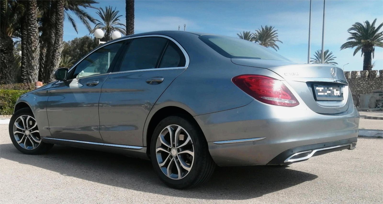 Mercedes-Benz Classe C à Tunis - Photo 3