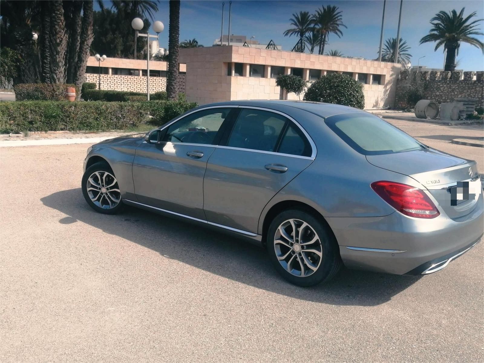 Mercedes-Benz Classe C Avantgarde à Tunis - Photo 1