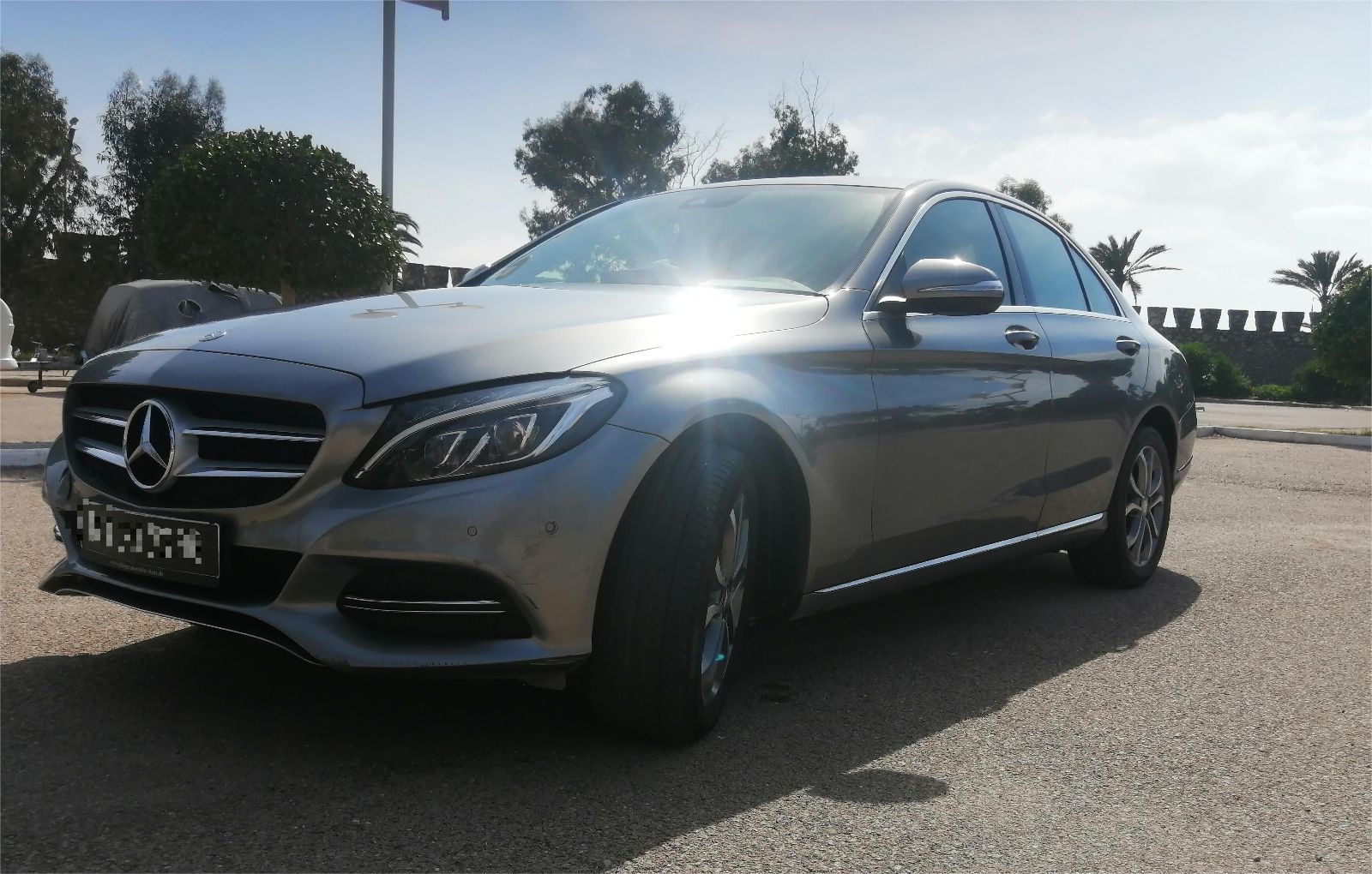 Mercedes-Benz Classe C à Tunis - Photo 1