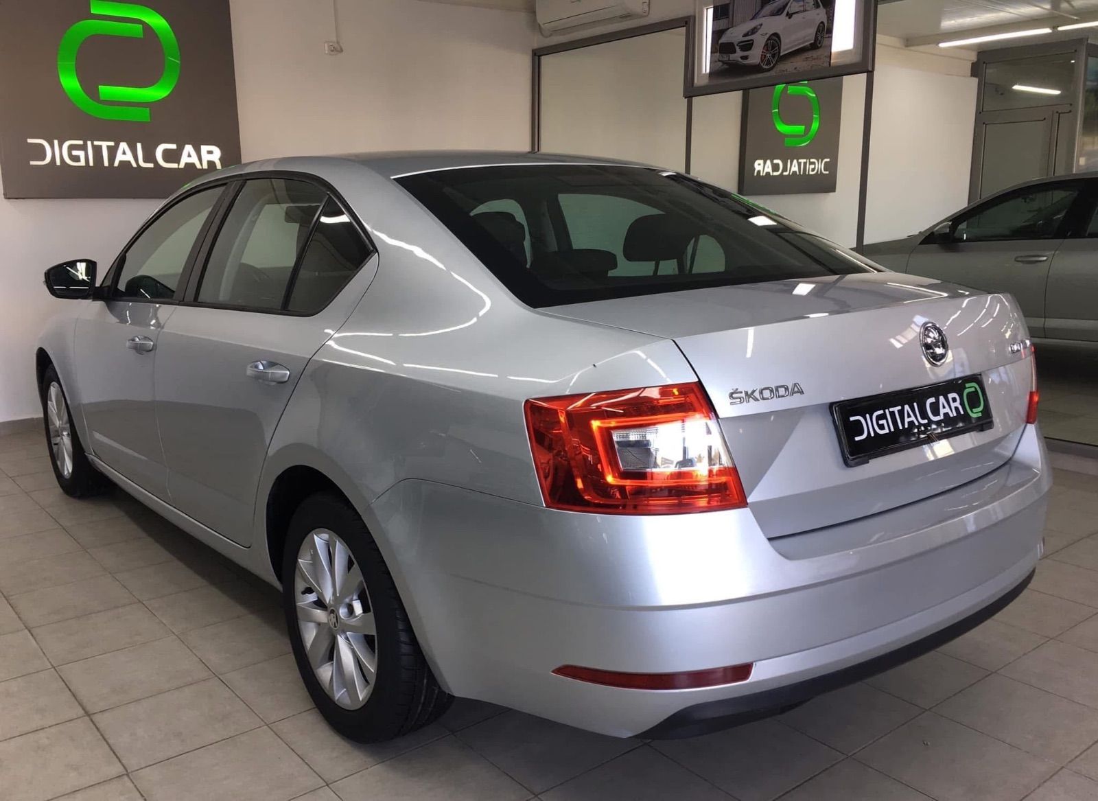 Skoda Octavia Business Toit ouvrant à Sfax - Photo 10