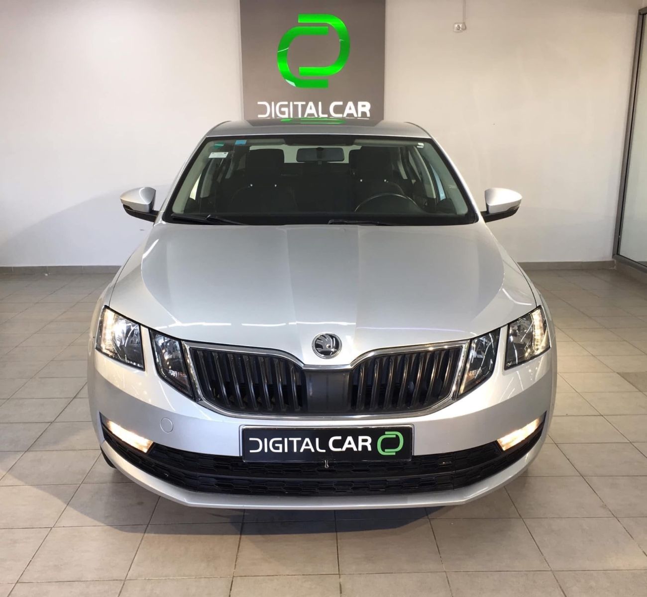 Skoda Octavia Business Toit ouvrant à Sfax - Photo 2