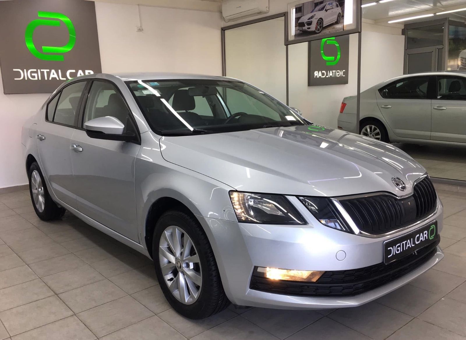 Skoda Octavia Business Toit ouvrant à Sfax - Photo 1
