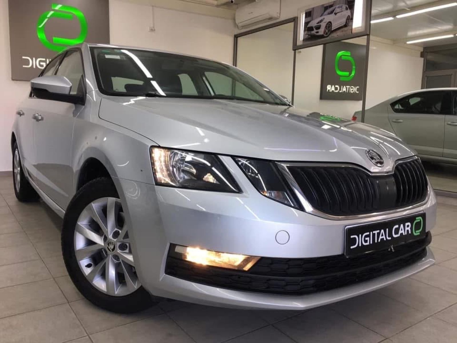 Skoda Octavia Business Toit ouvrant à Sfax - Photo 3