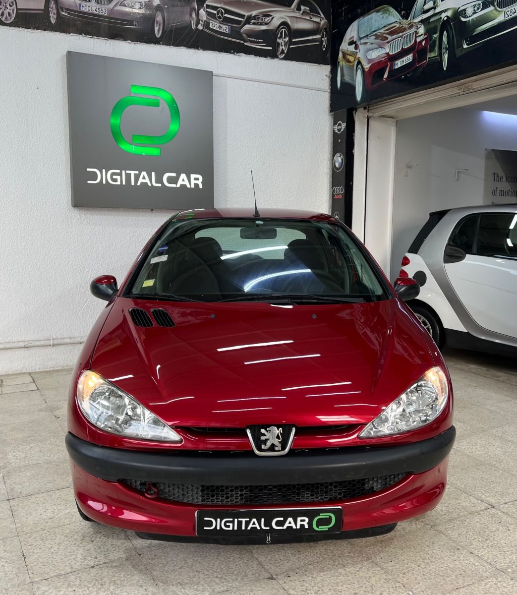 Peugeot 206 à Nabeul - Photo 3