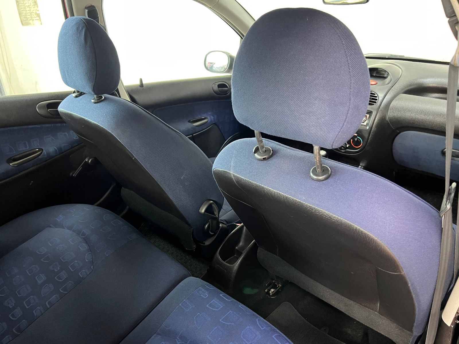 Peugeot 206 à Nabeul - Photo 19