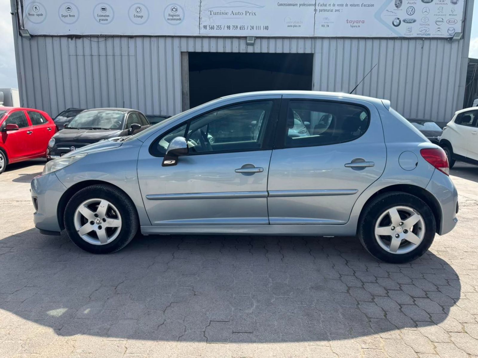 Peugeot 207 à Tunis - Photo 1