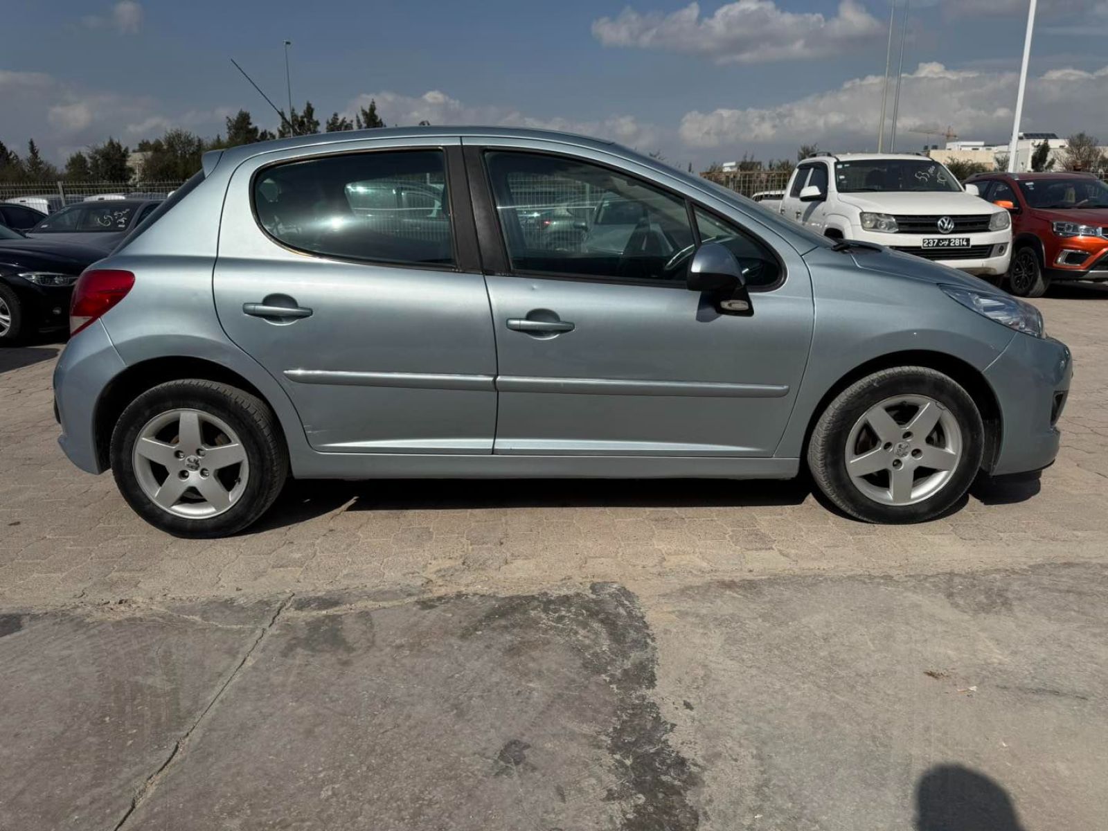 Peugeot 207 à Tunis - Photo 4