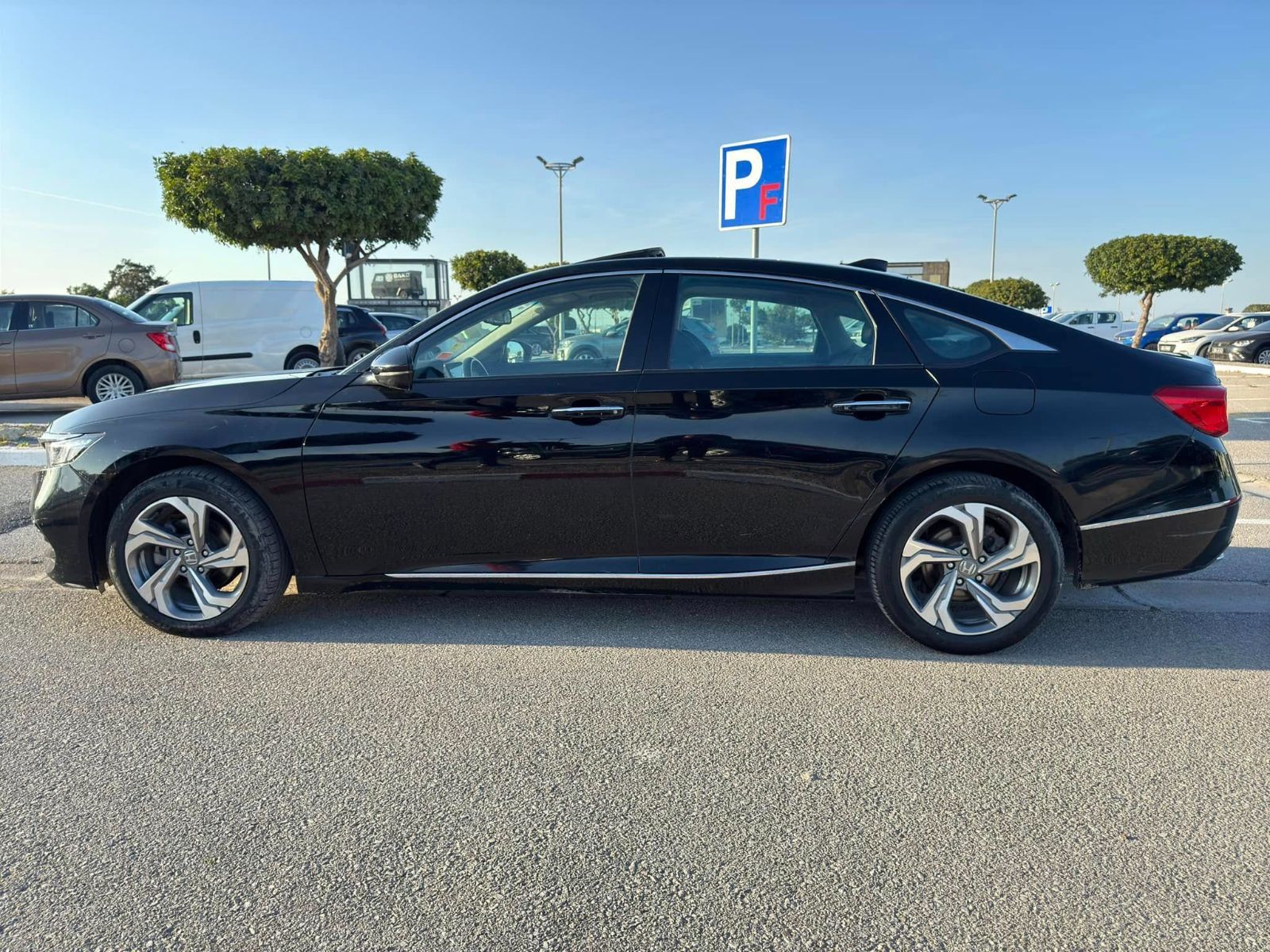 Honda Accord à Tunis - Photo 1