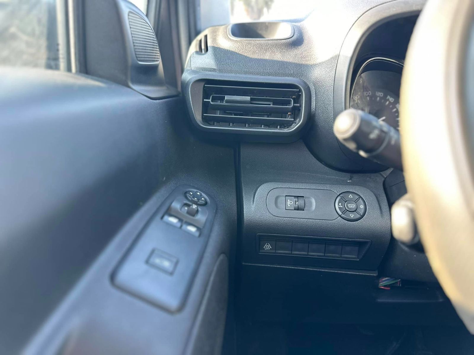 Citroën Berlingo à Sfax - Photo 18
