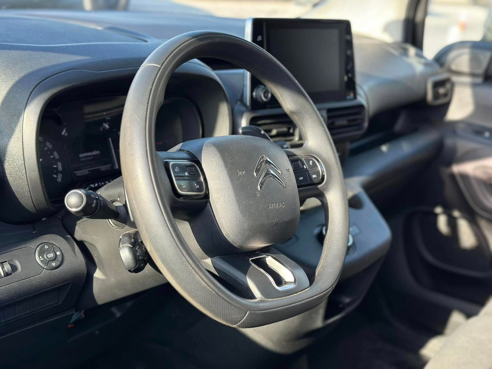 Citroën Berlingo à Sfax - Photo 10