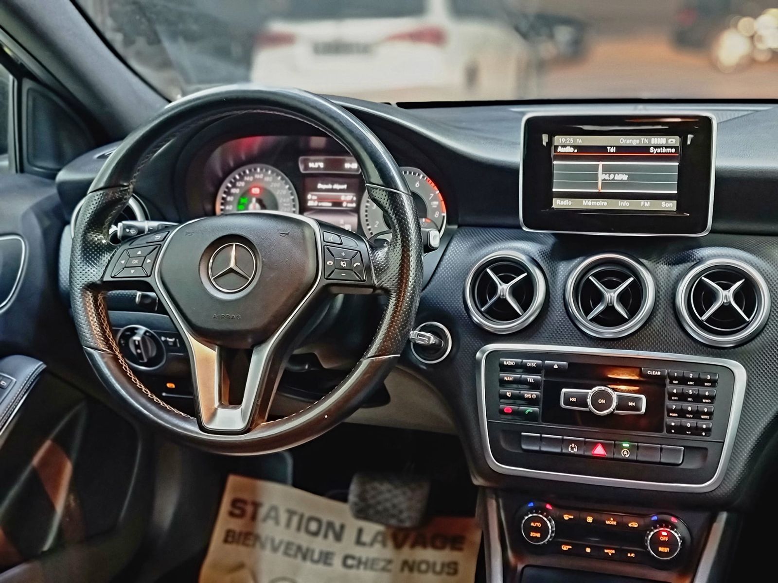 Mercedes-Benz CLA 180 à Tunis - Photo 8