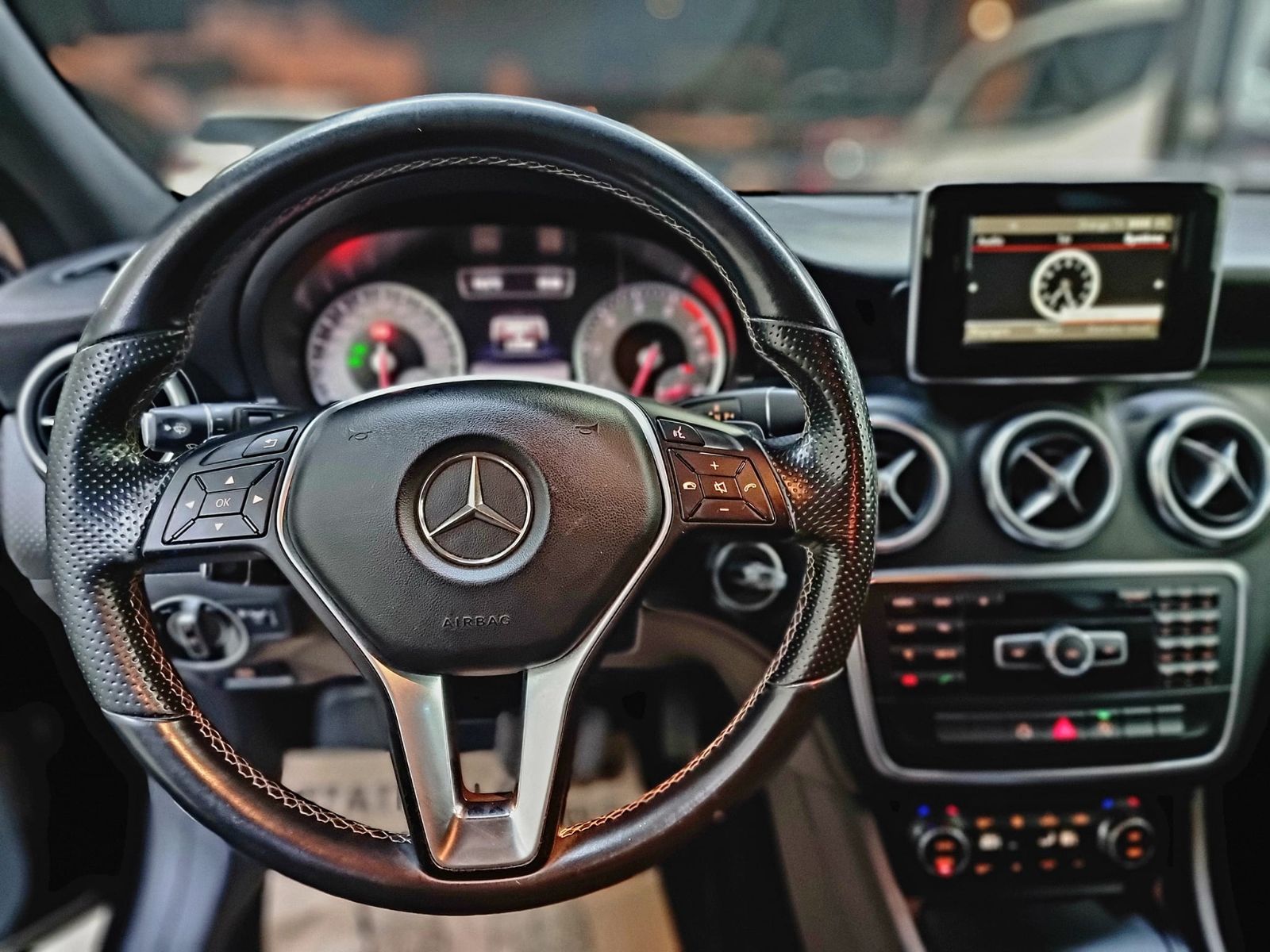 Mercedes-Benz CLA 180 à Tunis - Photo 7