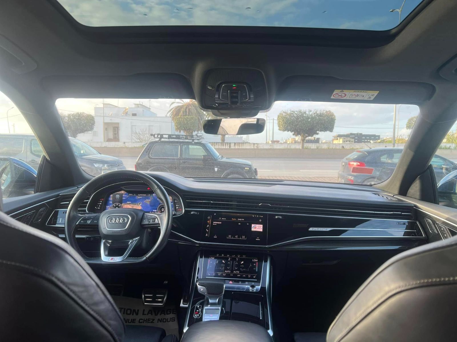 Audi Q8 S_Line à Tunis - Photo 21