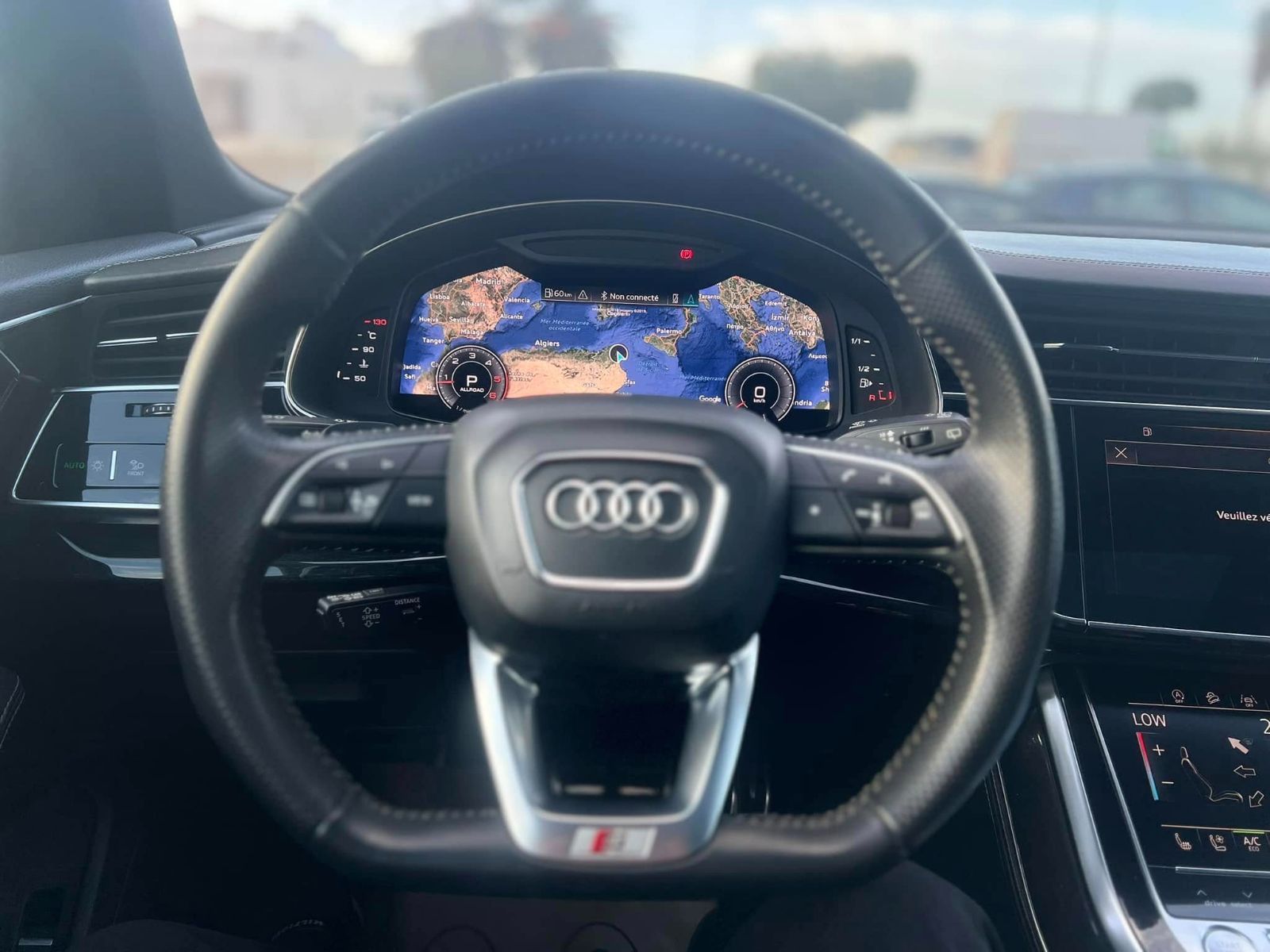 Audi Q8 S_Line à Tunis - Photo 4