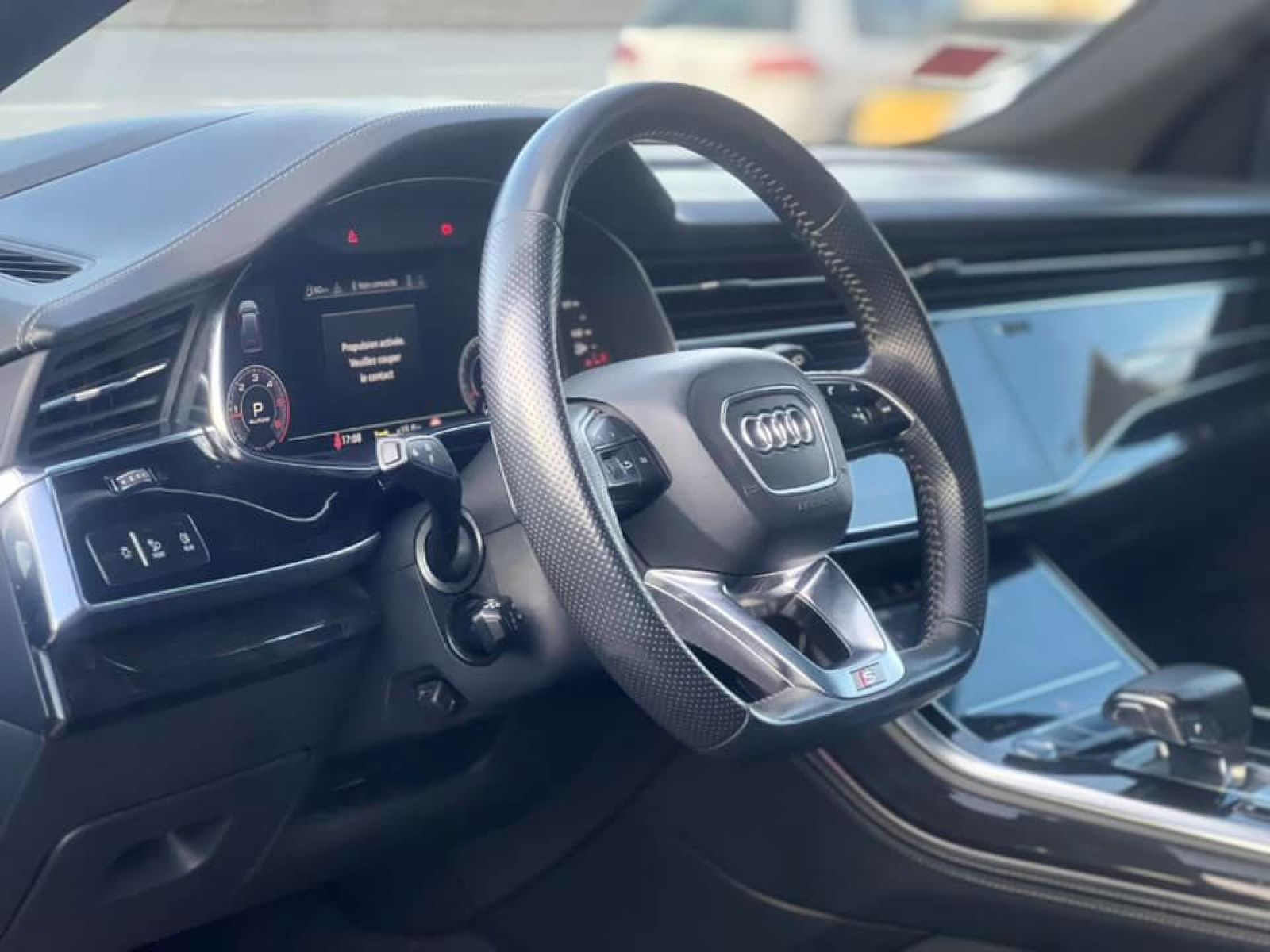 Audi Q8 S_Line à Tunis - Photo 3