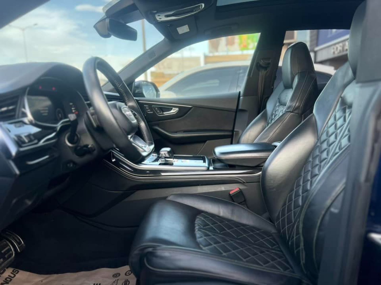 Audi Q8 S_Line à Tunis - Photo 13