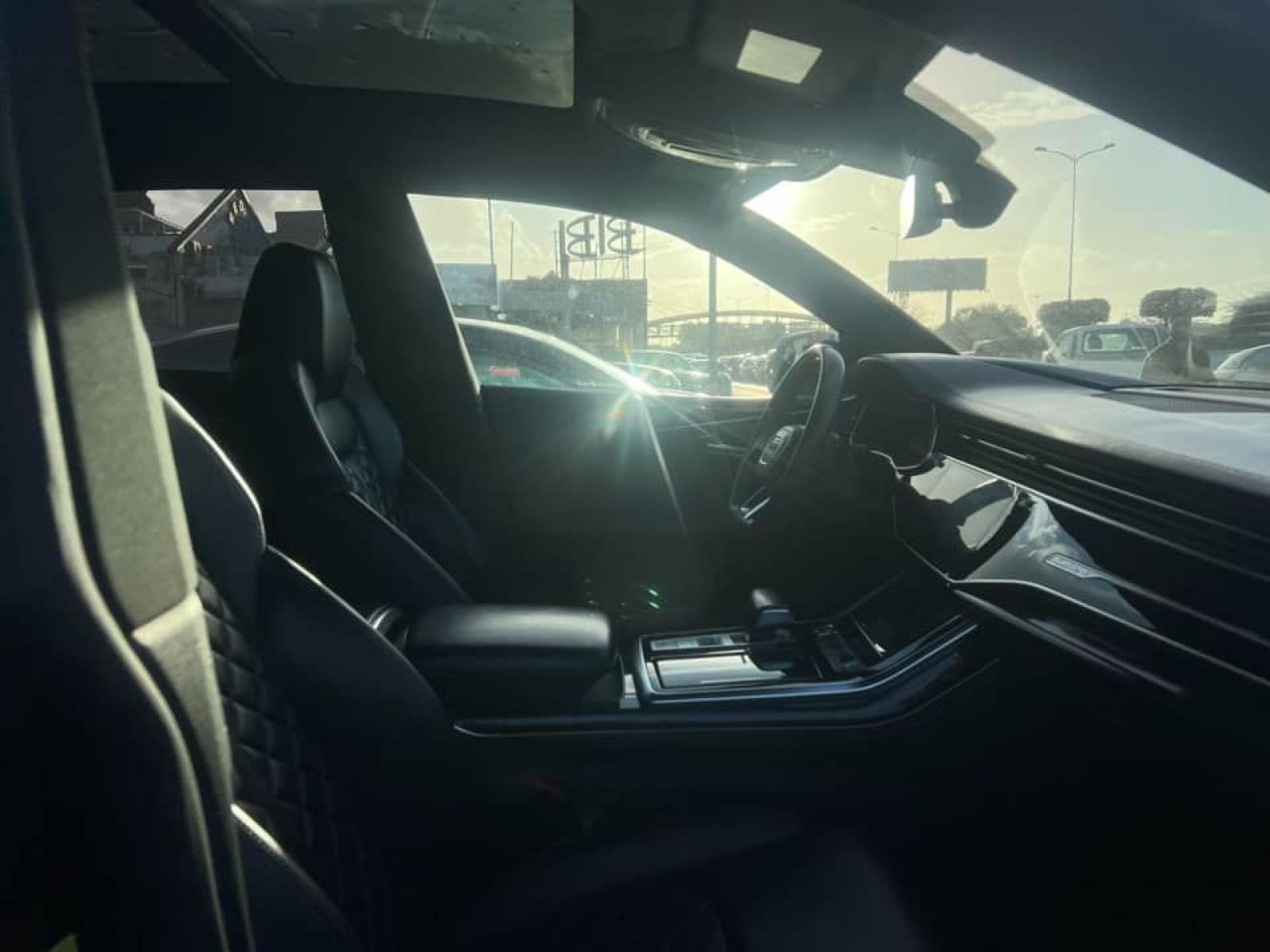 Audi Q8 S_Line à Tunis - Photo 14