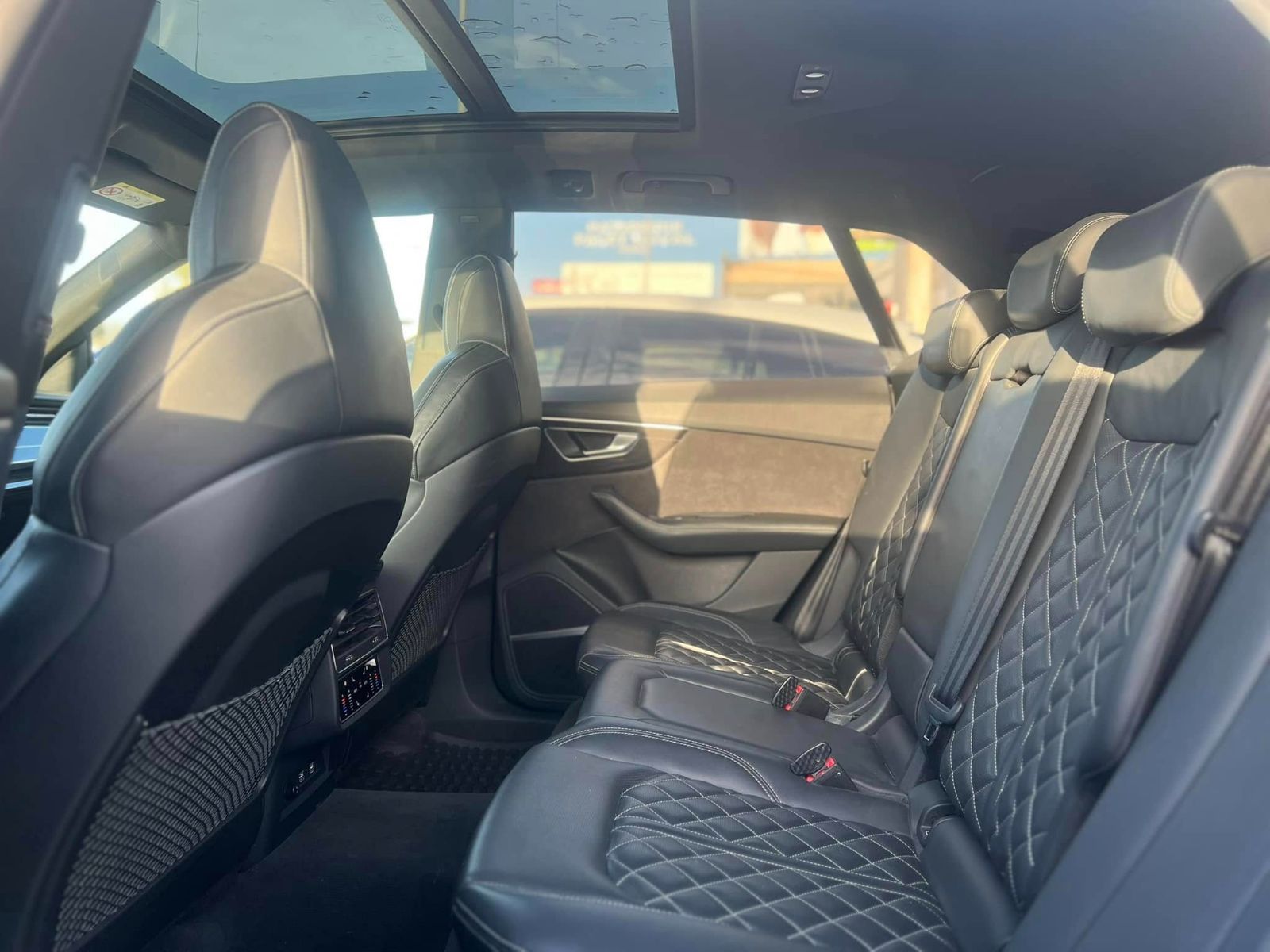 Audi Q8 S_Line à Tunis - Photo 28