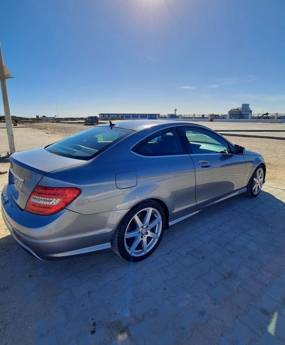 Mercedes-Benz Classe C coupé AMG à Tunis - Photo 3